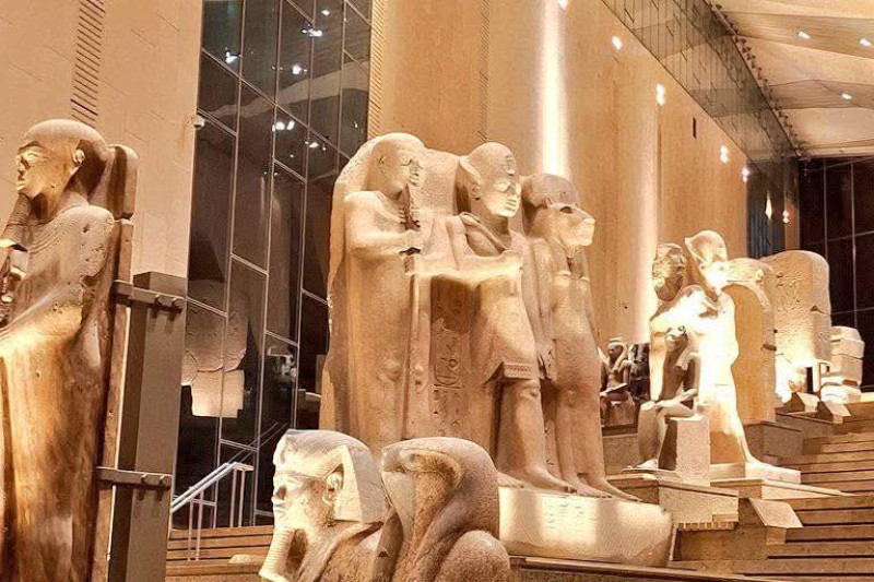 Gita di un giorno al Cairo da Sharm El Sheikh in aereo | Visita alle Piramidi - Nuovo Museo