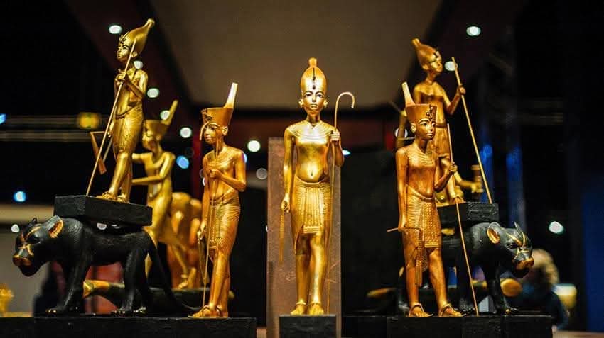 Gita di un giorno al Cairo da Sharm El Sheikh in aereo | Visita alle Piramidi - Nuovo Museo