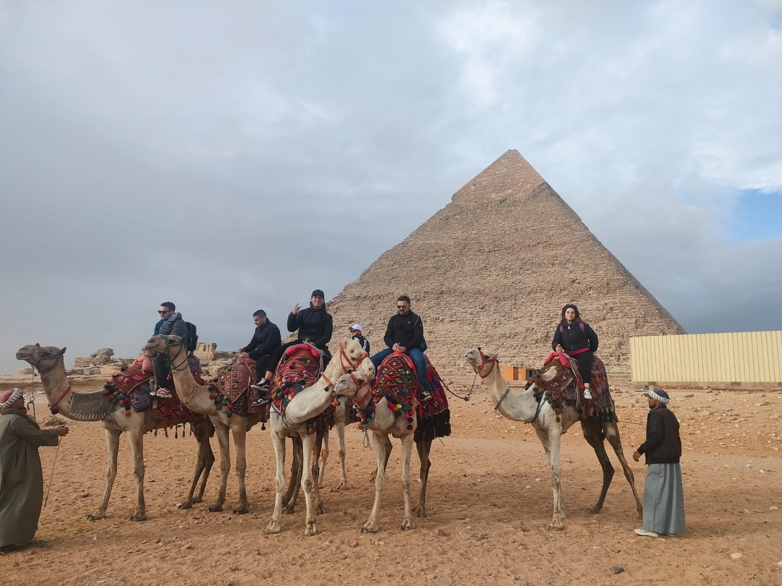 Gita di un giorno al Cairo da Sharm El Sheikh in aereo | Visita alle Piramidi - Nuovo Museo