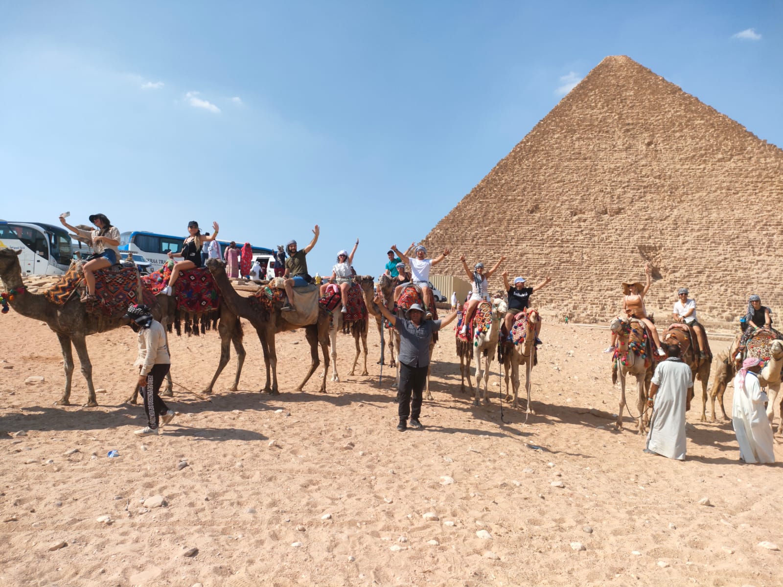 Gita di un giorno al Cairo da Sharm El Sheikh in aereo | Visita alle Piramidi - Nuovo Museo