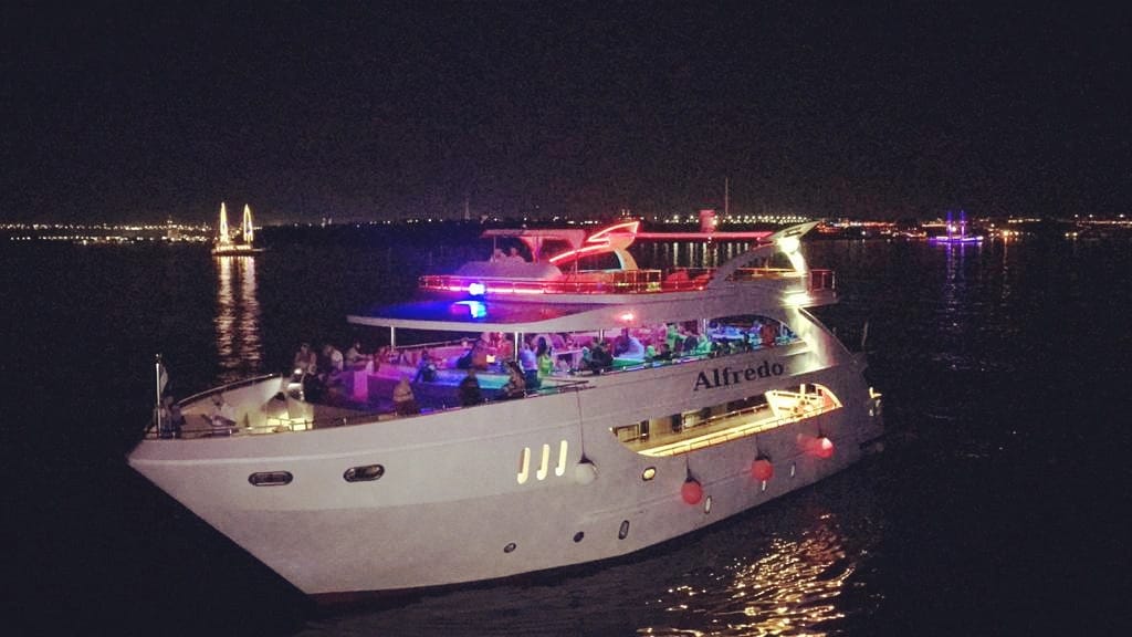 Romantic Dinner Cruise in Sharm El Sheikh